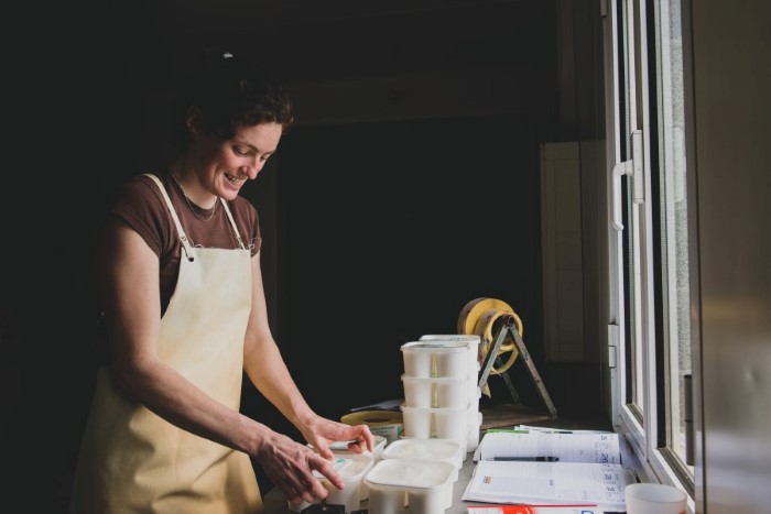 Photographie portrait d'une agricultrice