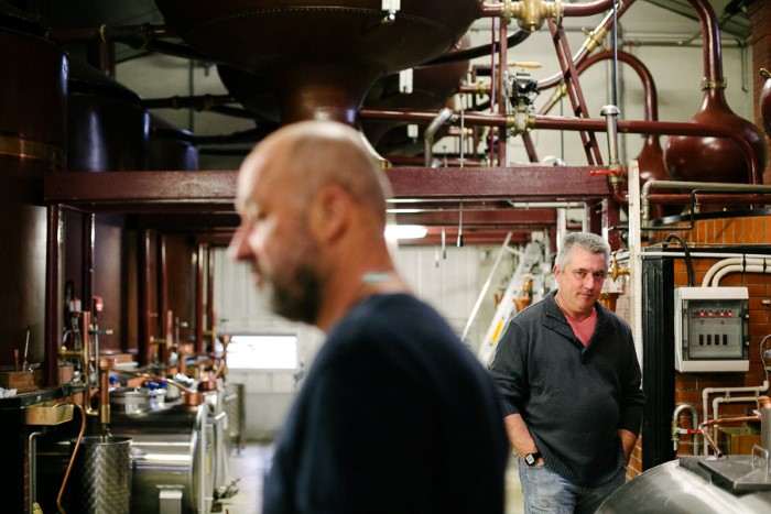 Portrait par photographe pro de bouilleurs de cru