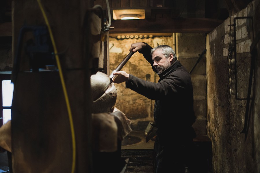 Photographe agricole : l'aoc huile de noix du périgord / ©Eve Lancery, Studio des 2 Prairies