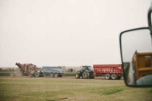 Reportage photo la récolte des betteraves en Champagne Ardennes ©Studio des 2 Prairies