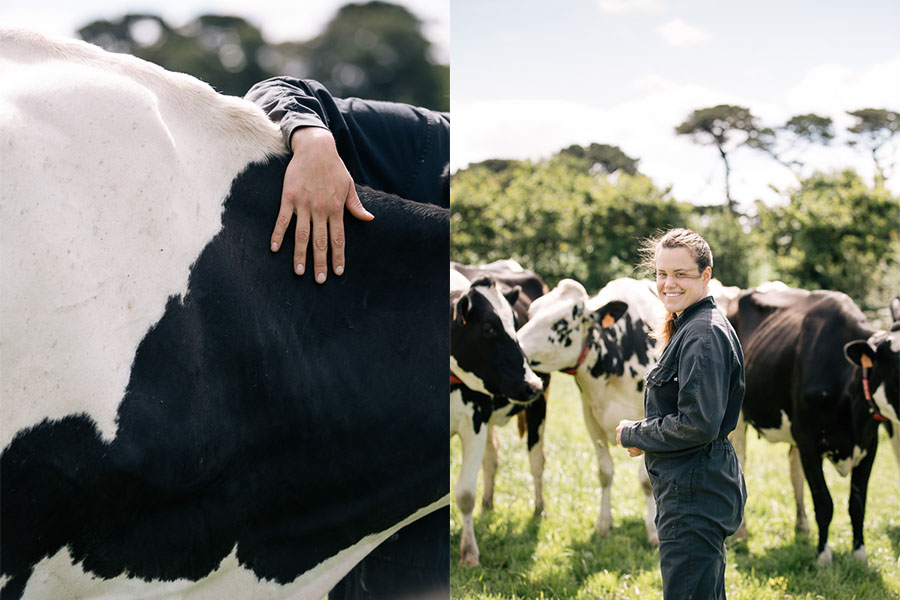 portrait photo doux d'une agricultrice avec ses vaches  en Bretagne ©Studio des 2 Prairies, photographes agriculture